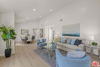 13 Pepper Ct, Inglewood, CA 90302