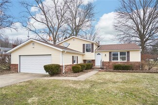 4369 Galaxy Dr, Stow, OH 44224