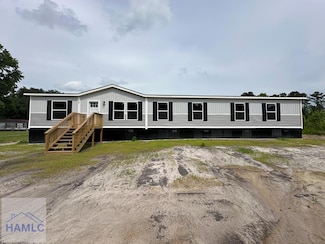194 Shade Tree Dr, Hinesville, GA 31320