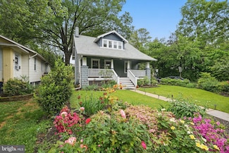 8118 Flower Ave, Takoma Park, MD 20912