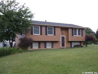 24 Debran Dr, Henrietta, NY 14467