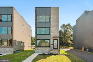 6985 Silverwood St, Philadelphia, PA 19128