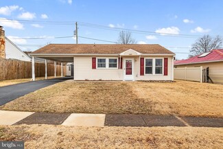 1065 N Pine St, Middletown, PA 17057