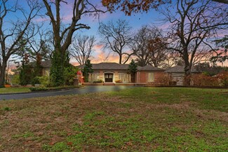 3003 E Alpine Dr, Springfield, MO 65804