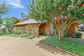 2414 Meadows Ln, Sherman, TX 75092