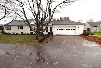 52 W Walnut St, Phillipsburg, OH 45354