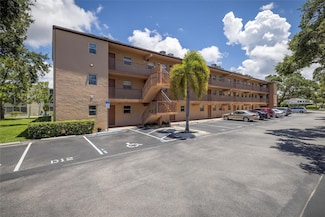 4600 98th Way N Unit 301, Saint Petersburg, FL 33708