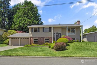 1221 170th Ave NE, Bellevue, WA 98008