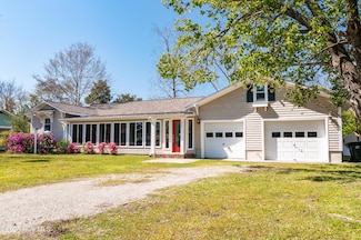 405 Mildred St, Oriental, NC 28571