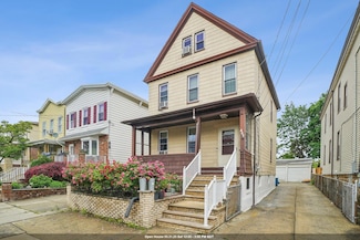 442 Avenue E, Bayonne, NJ 07002