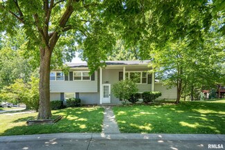 2902 Sycamore Terrace, Bettendorf, IA 52722
