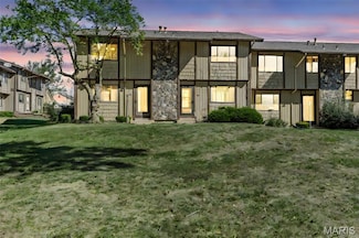 2801 Savoy Dr, Lake Saint Louis, MO 63367