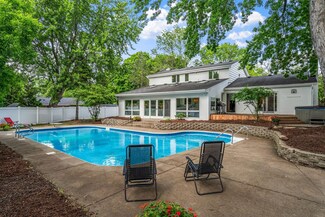 2105 Walnut Grove Ln N, Plymouth, MN 55447