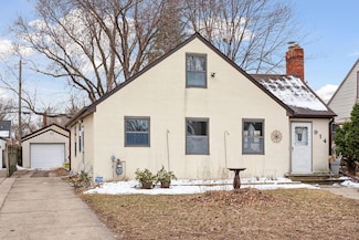 914 Hoyt Ave W, Saint Paul, MN 55117