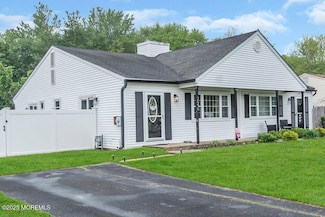 2090 Lamplighter Dr, Toms River, NJ 08753