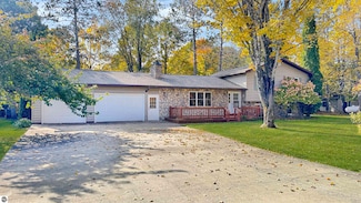 580 E 32 Rd, Boon, MI 49618