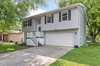 1815 Sterling Ct, Iowa City, IA 52240