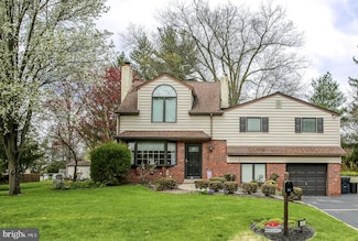 74 Lakeview Dr, Southampton, PA 18966