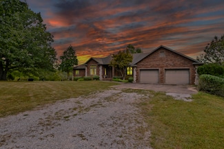 1602 Equestrian Rd, Ozark, MO 65721