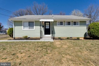 9002 Volta St, Lanham, MD 20706