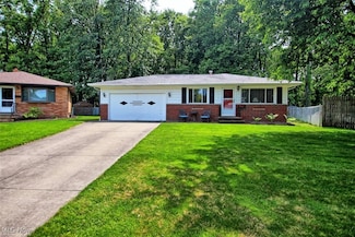4504 Oak Cir, North Olmsted, OH 44070