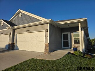 2862 Wagon Dr, Lincoln, NE 68507