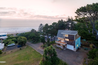 25 NW Spindrift St, Yachats, OR 97498