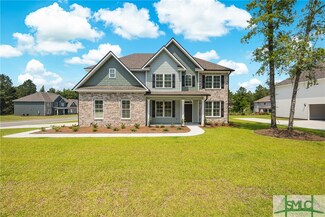 77 Crestview Dr, Bloomingdale, GA 31302