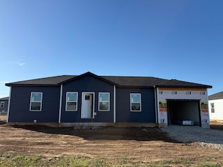 125 Maverick Dr, Mount Vernon, MO 65712