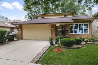 9838 S Beverly Ave, Chicago, IL 60643