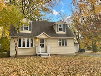 321 Janet Ave, Darien, IL 60561