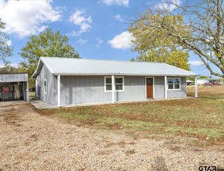 100 Farm Road 1498, Paris, TX 75462