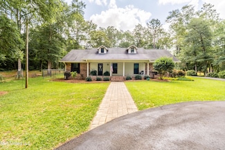 136 Clinton Dr, Lucedale, MS 39452