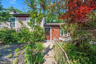 13 Sloop Ct, Barnegat, NJ 08005