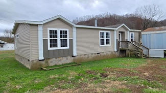 55 Blanton Ave, Wallins Creek, KY 40873