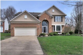 8609 Penfield Dr, Northfield, OH 44067