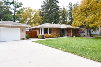 1212 64th St, Windsor Heights, IA 50324