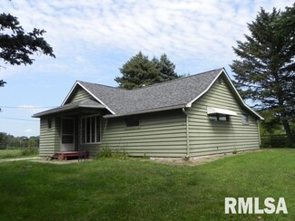 104 E 3rd St, Sherrard, IL 61281