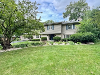 2651 Hickory Ave, Rockford, IL 61114