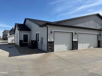 110 Kenner Loop, Bismarck, ND 58504