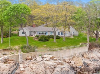 12 Boardman Ave, Manchester, MA 01944