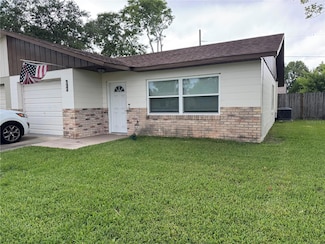 940 Boulder Dr, South Daytona, FL 32119