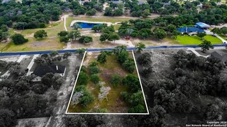 153 Hidden Pond Dr, Adkins, TX 78101