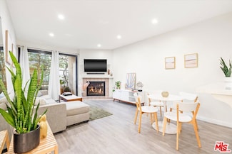 8707 Falmouth Ave Unit 110, Playa Del Rey, CA 90293