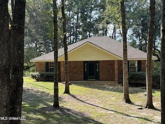 2240 Brookside St, Gautier, MS 39553