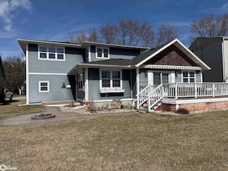 1208 N Shore Dr, Clear Lake, IA 50428