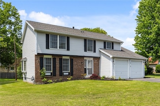 11 Shadow Ln, Rochester, NY 14606
