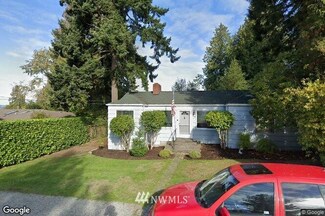 9330 NE 40th St, Yarrow Point, WA 98004