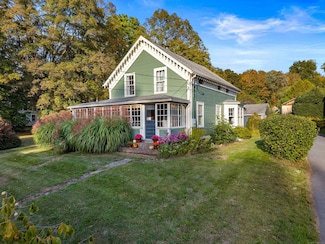 398 E Haddam Moodus Rd, Moodus, CT 06469