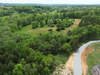 4 Weatherby Ln, Farmington, MO 63640